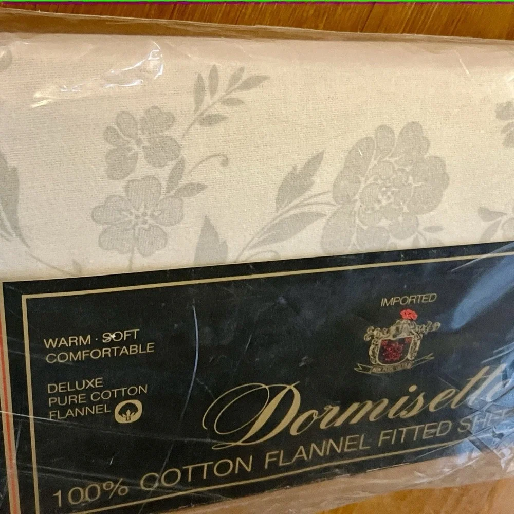Vintage NIP Dormisette 100% Cotton Flannel Fitted Sheet Twin White Gray Floral